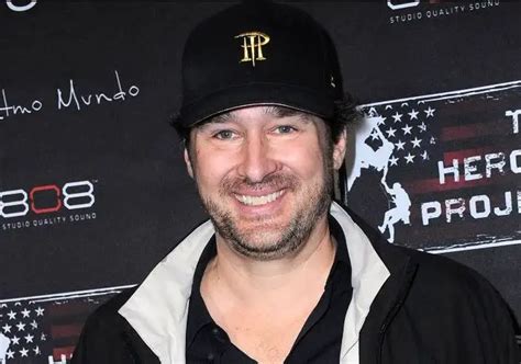 what is phil hellmuth worth.